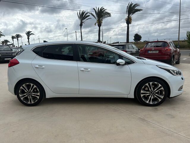 KIA CEE'D EMOTION 1.6 CRDI AUTO SPANISH LHD IN SPAIN 76000 MILES SUPERB 2014